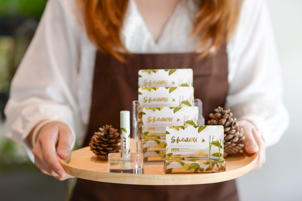 Shea U natural and organic lip balm เชียยู ลิปมัน ลิปบาล์ม ลิปสปา ธรรมชาติและออแกนิก Thailand ประเทศไทย หอมอะโรม่า ตะไคร้ aromatherapy อโรม่า lemongrass King power Thai power shea u thailand
